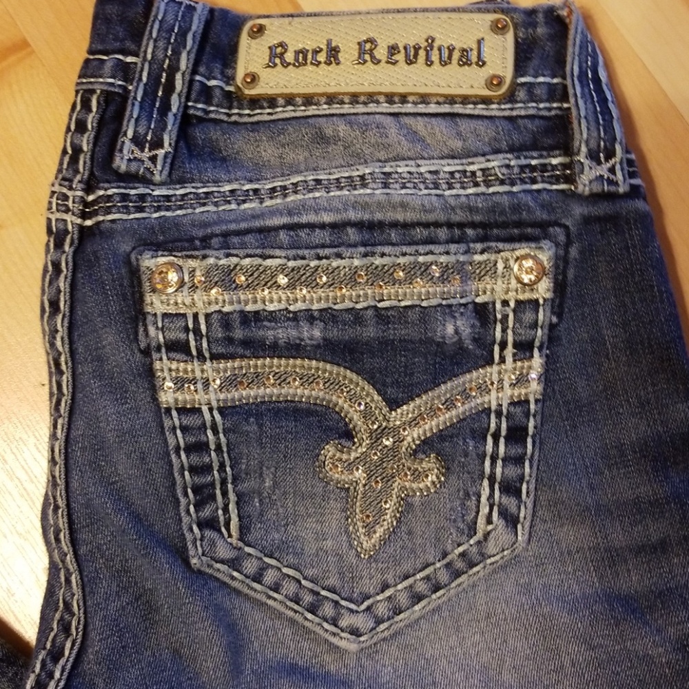 Rock revival Jean's 27x34